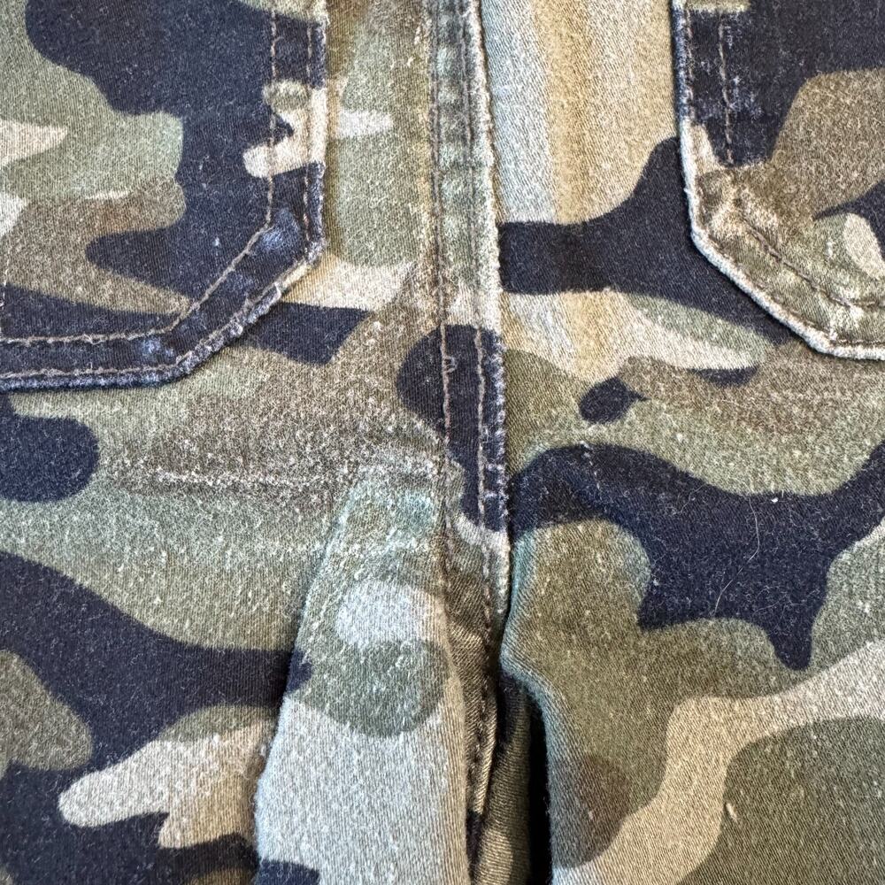 Lot of 6 Boys Summer Clothing Sz 6 Shirts, Shorts, Camo, Shark, SONIC, Sirenhead - Picture 13 of 13